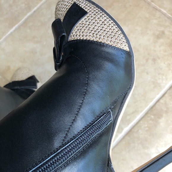 Valentino Garavani angle boots - Picture 2 of 12